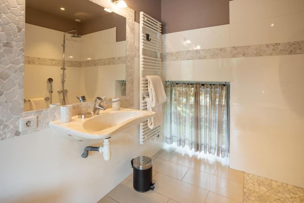 Maison 5 Etoiles Luxe 6P Piscine Privee Chauffee Lascaux Saint-Amand-de-Coly Extérieur photo